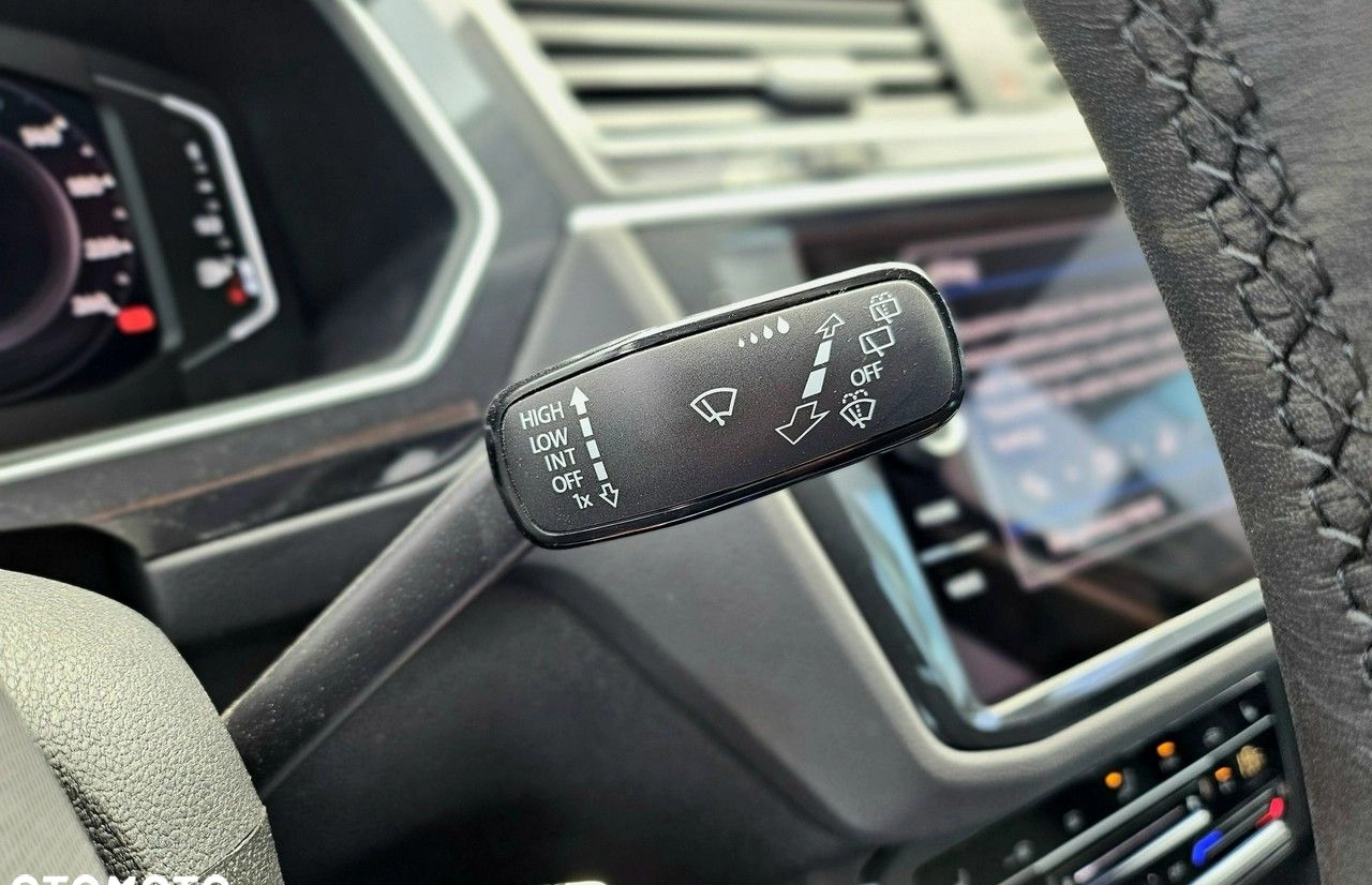Volkswagen Tiguan cena 129900 przebieg: 27700, rok produkcji 2020 z Giżycko małe 742